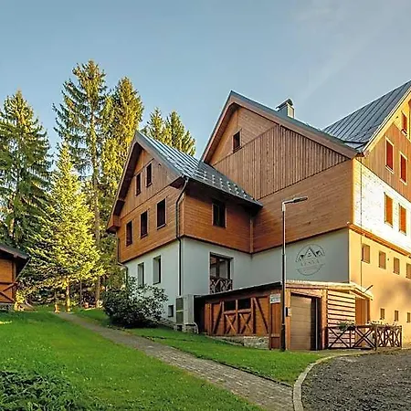 Vesna Hotel 3*